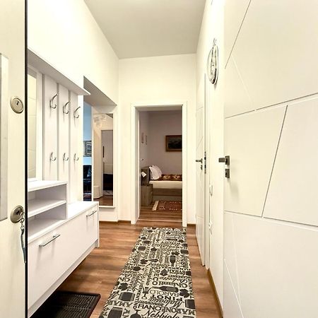 A Lovely 2 Bedroom Apartment In The Heart Of Sofia Exterior foto