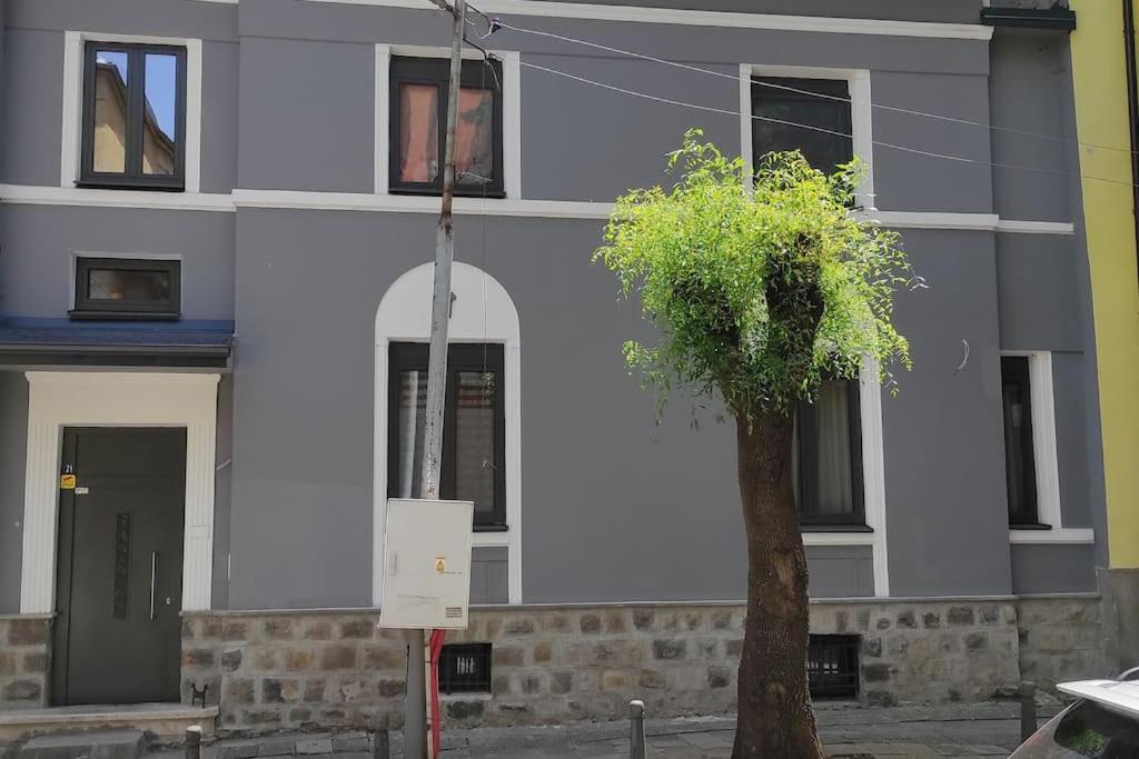 A Lovely 2 Bedroom Apartment In The Heart Of Sofia Exterior foto